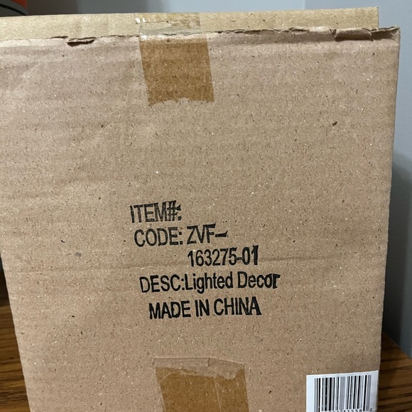 Vintage Christmas/ holiday snowman with light up Christmas tree - Picture 4 of 4